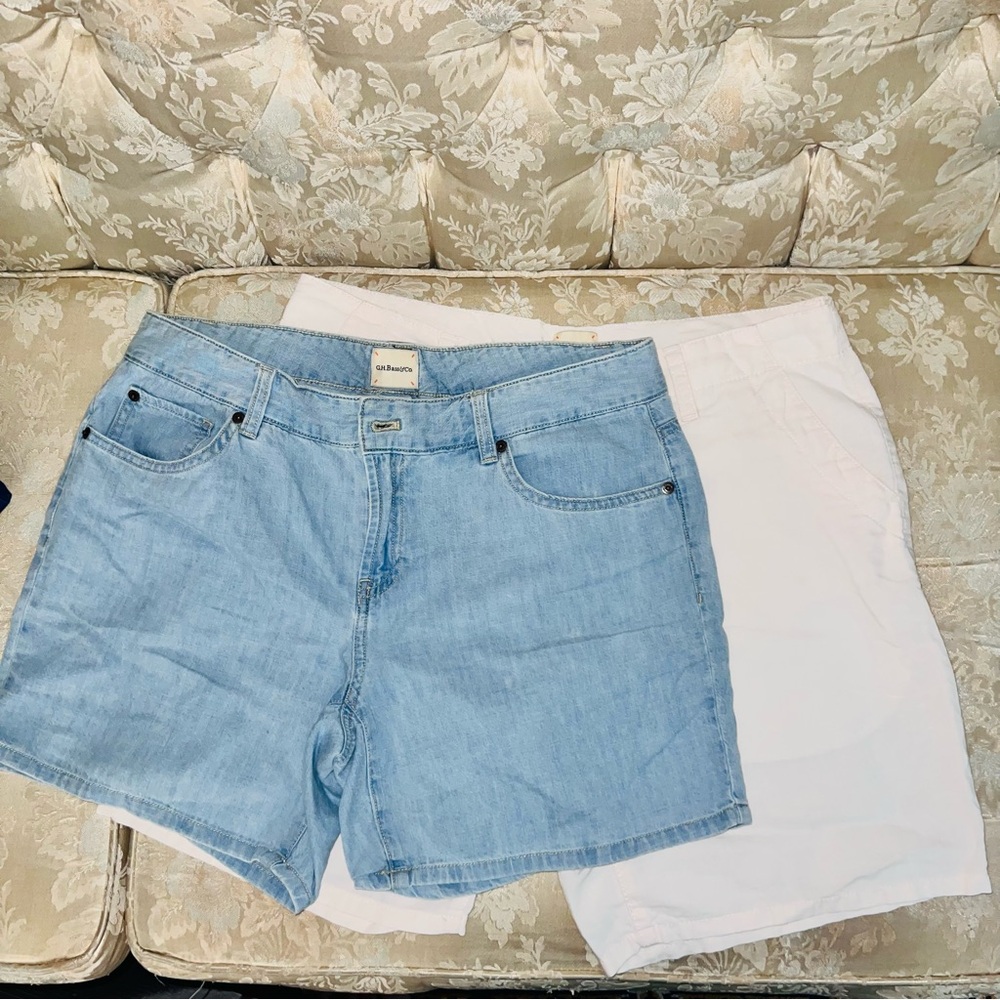2 x Bass SIZE 8 cotton linen shorts in light blue denim and white cream, GUC